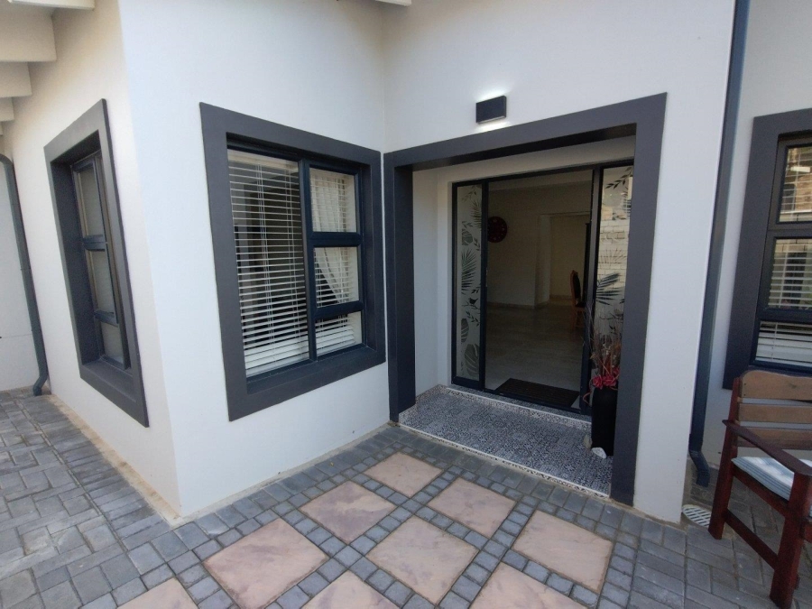 3 Bedroom Property for Sale in Wavecrest Eastern Cape